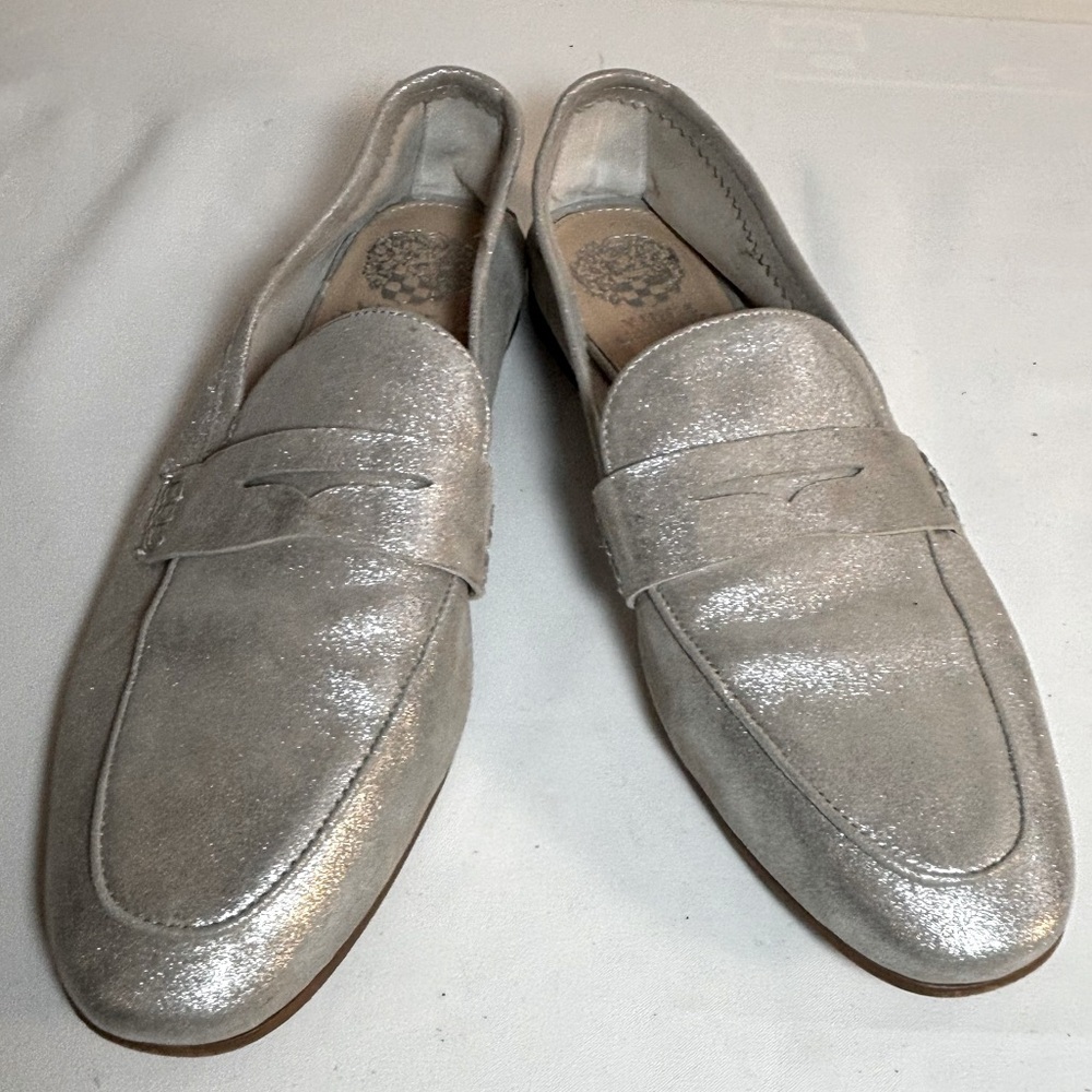 VINCE CAMUTO Sz 9.5 Penny Loafers Flats Almond Toe Cool Gold Colourway Leather